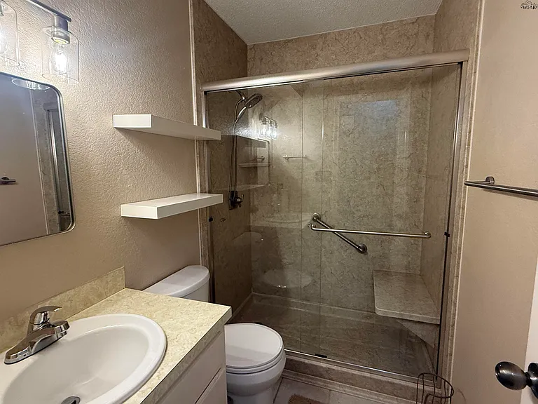 2808 Stearns Ave — Photo 5