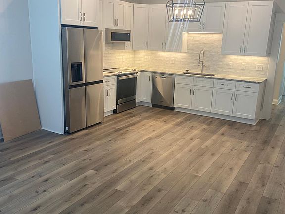 2nd image of 2086 Elzey Ave