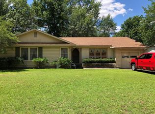 809 Circle Dr, Terrell, TX 75160