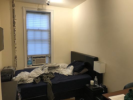 4th image of 235 E 50th St APT B