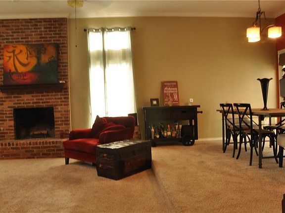 4th image of 125 Newport Pl