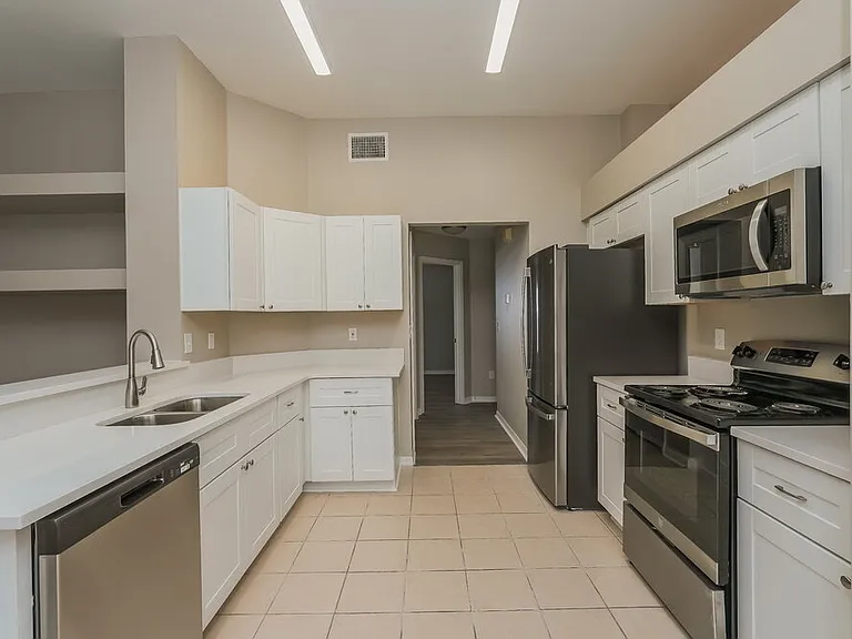 411 Sand Ridge Dr — Photo 6