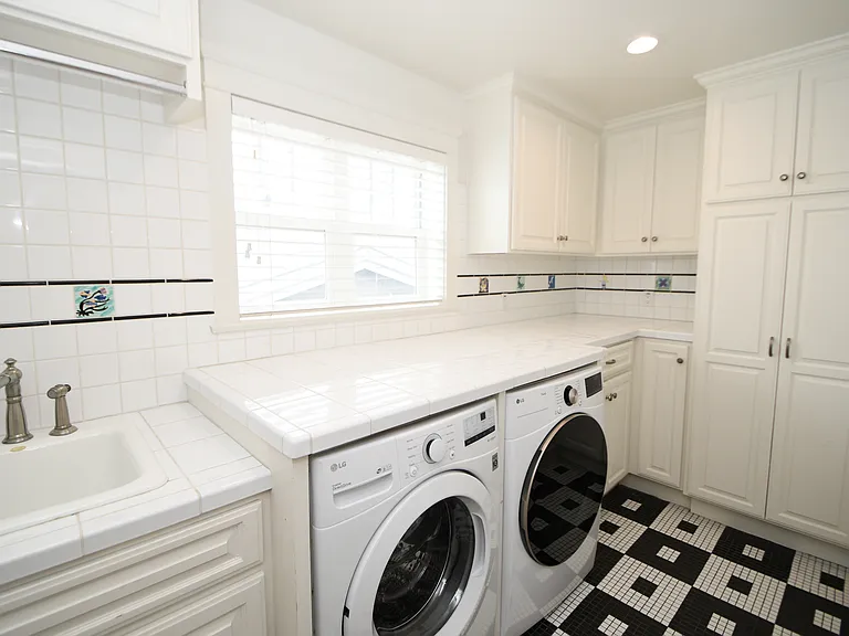 409 S Gertruda Ave — Photo 37
