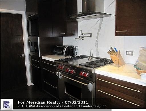 3rd image of 2124 SE 19th St