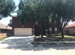 8204 Tombstone Dr, Arlington, TX 76001