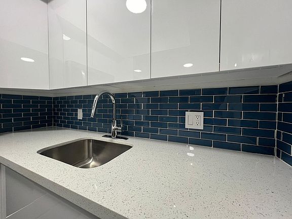 3rd image of 3232 NW 84th Ave APT 325