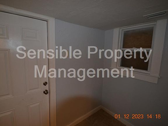 5th image of 947 James Ave S #C