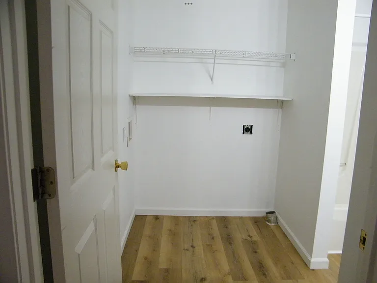 314 E Walnut St — Photo 10