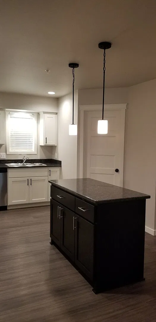 1035 NE Alpha Rd. — Photo 4