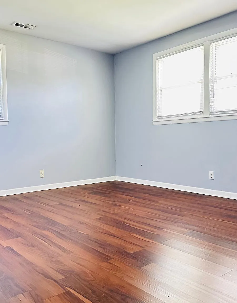 3 bed, 1.5 bath, 1350 sqft, $1,800 — Photo 4
