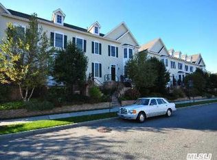 14 Mariners Walk, Oyster Bay, NY 11771
