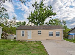 911 Frazier Ave, Des Moines, IA 50315