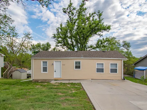 911 Frazier Ave, Des Moines, IA 50315