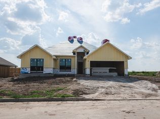 1313 Red Rock Rd, Hewitt, TX 76643