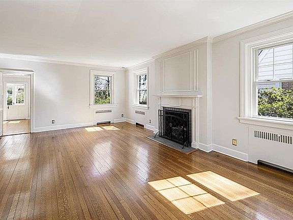 3rd image of 5215 King William Rd