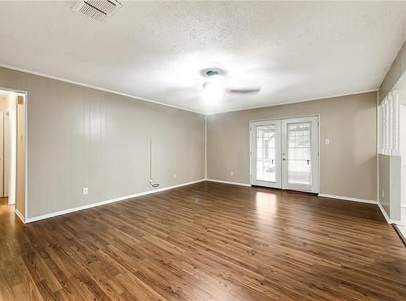 2nd image of 121 N Heights Dr