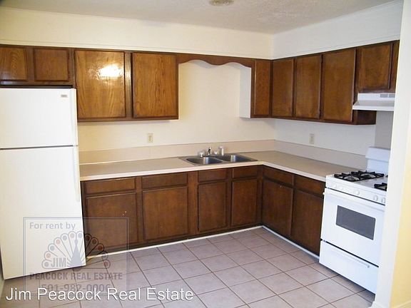 2nd image of 1413 Plummer Dr APT 31