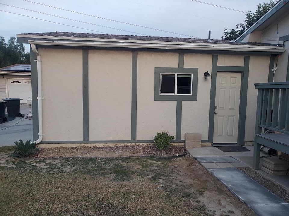 Private entrance Studio