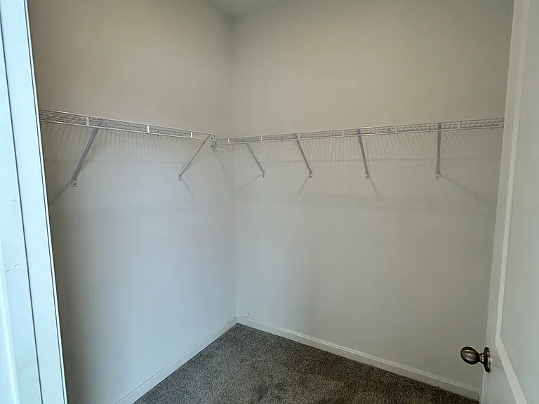 320 Andrew Ct — Photo 7