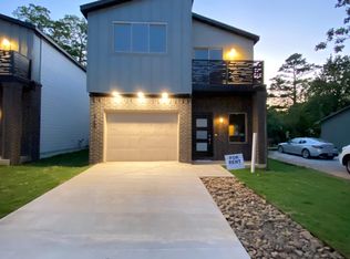 1255 N Oakland Ave, Fayetteville, AR 72703