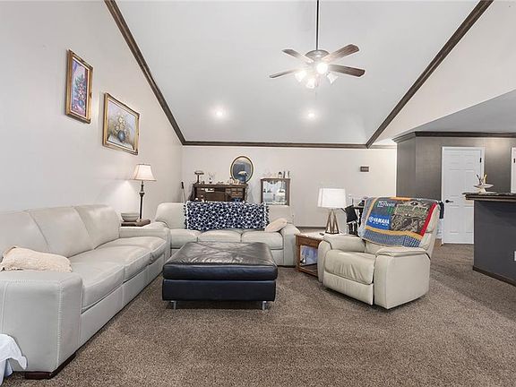4th image of 8010 Rock Creek Dr