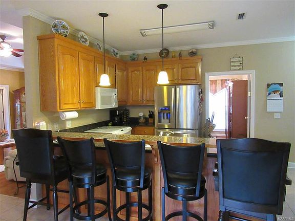 2nd image of 104 Leafwood Cir