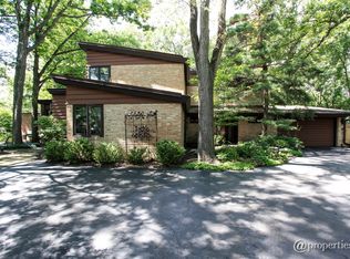 854 Woodbine Rd, Highland Park, IL 60035