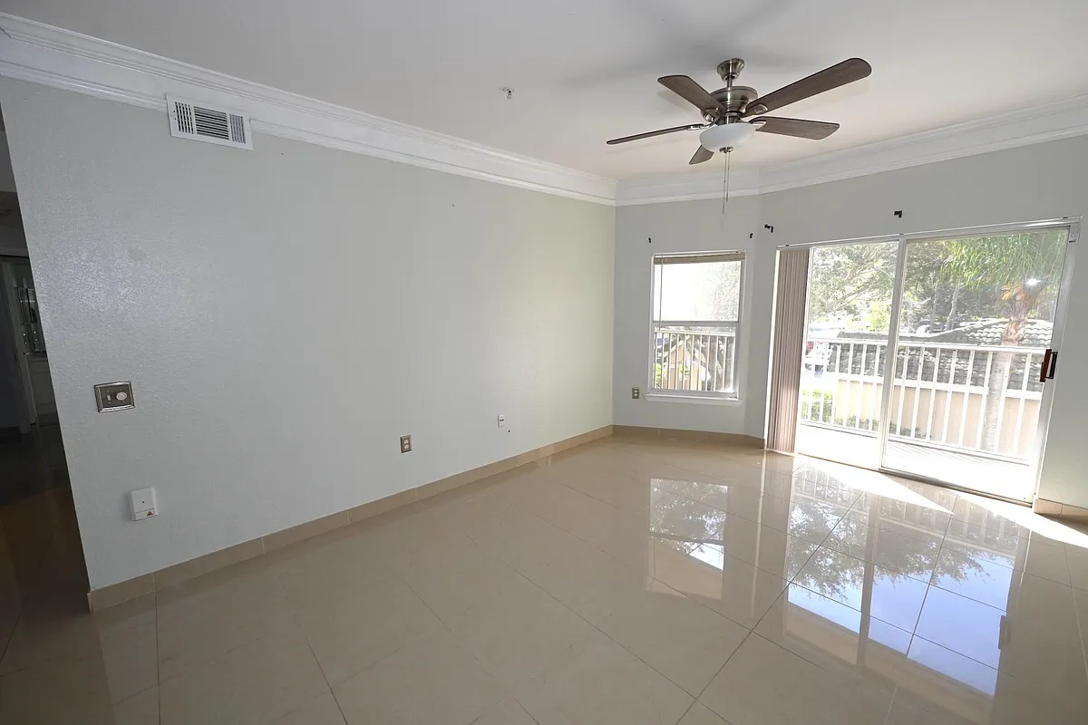 Building Photo - 5110 Northridge Rd #202