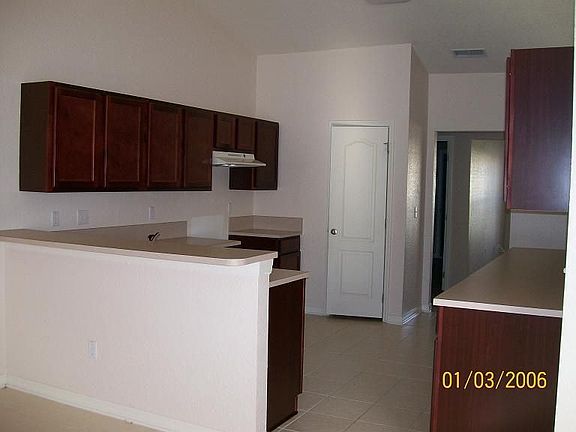 3rd image of 6904 Bently Dr