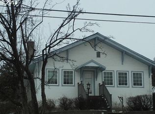 1002 4th St, La Grande, OR 97850
