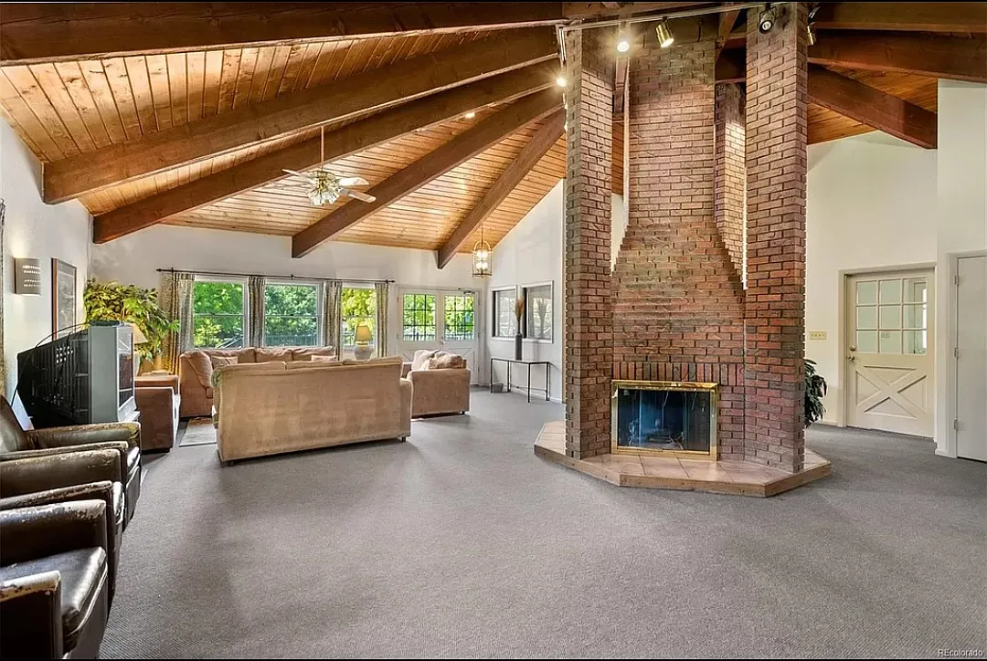 2 bed, 767 sqft, $2,000 — Photo 2