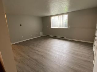 6733 Creekside Dr #D, Madison, OH 44057