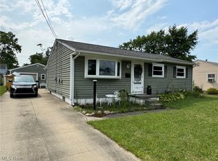 714 Dresden Dr, Hubbard, OH