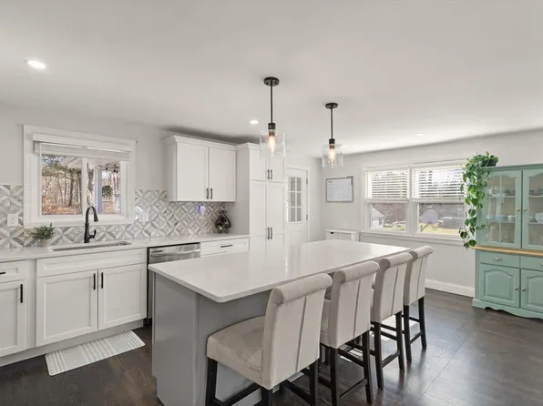 7 Manning Rd, Chelmsford, MA 01824