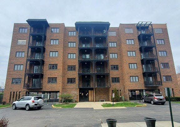 1st image of 9396 Landings Ln Unit 606