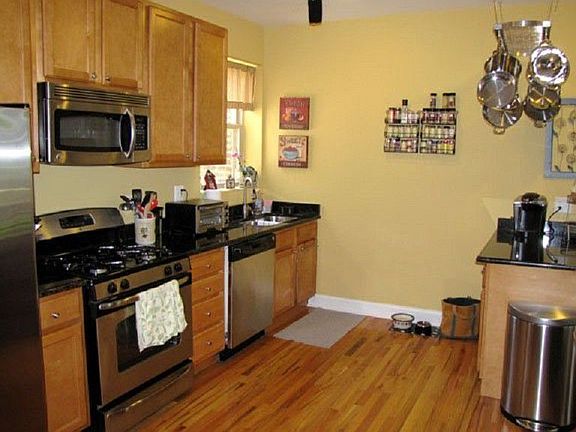 5th image of 4821 N Sawyer Ave #3