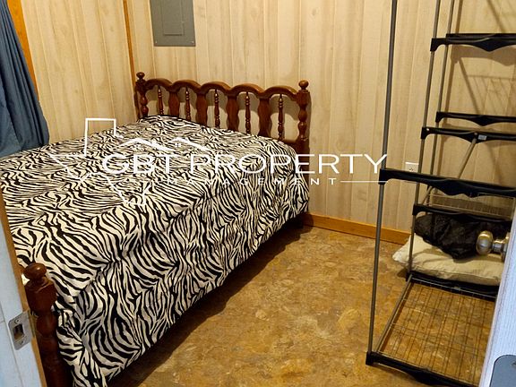 4th image of 311 N Main St Cabin 1