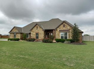 113 SW Elk Creek Loop, Cache, OK 73527