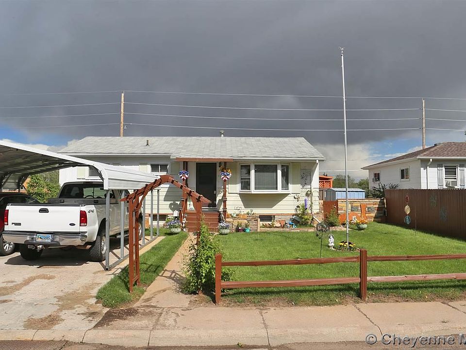 2nd image of 913 Cahill Dr