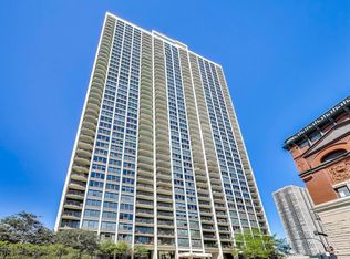 1560 N Sandburg Ter APT 510, Chicago, IL 60610