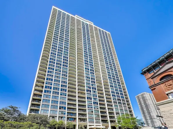 1560 N Sandburg Ter APT 510, Chicago, IL 60610