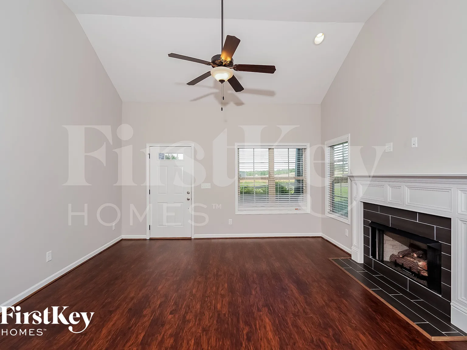 4 bed, 3.0 bath, 1817 sqft, $1,945 — Photo 2