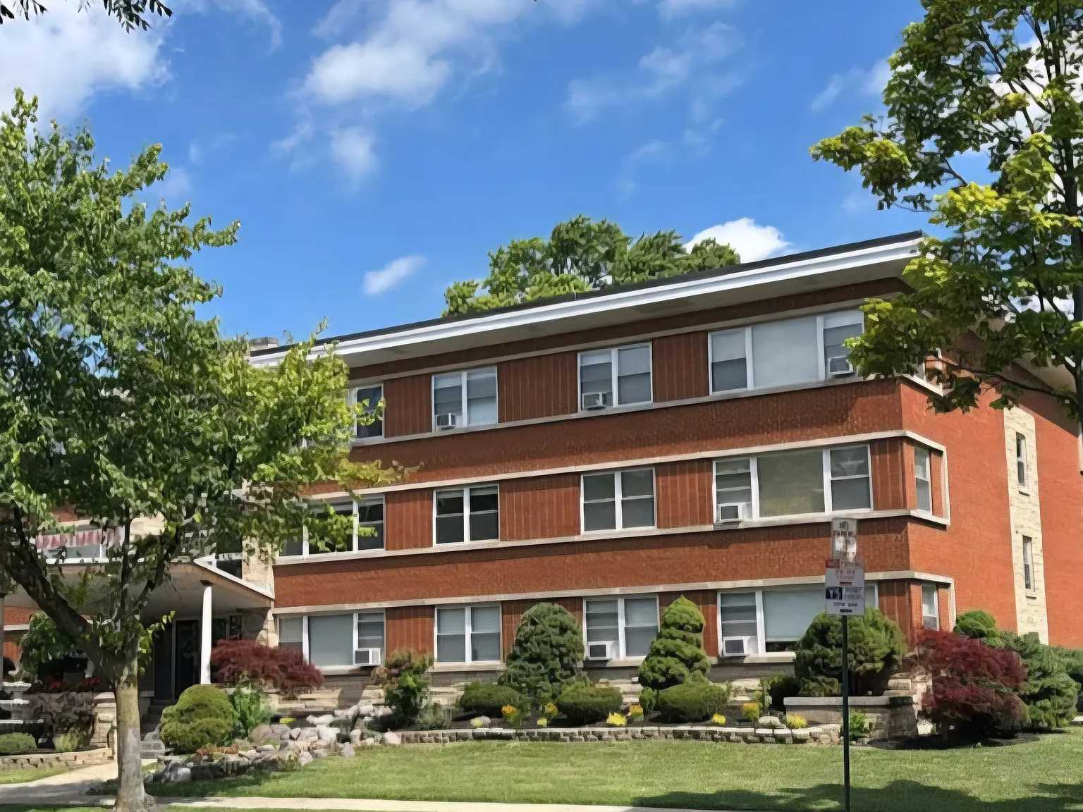 710 Washington Blvd — Photo 1