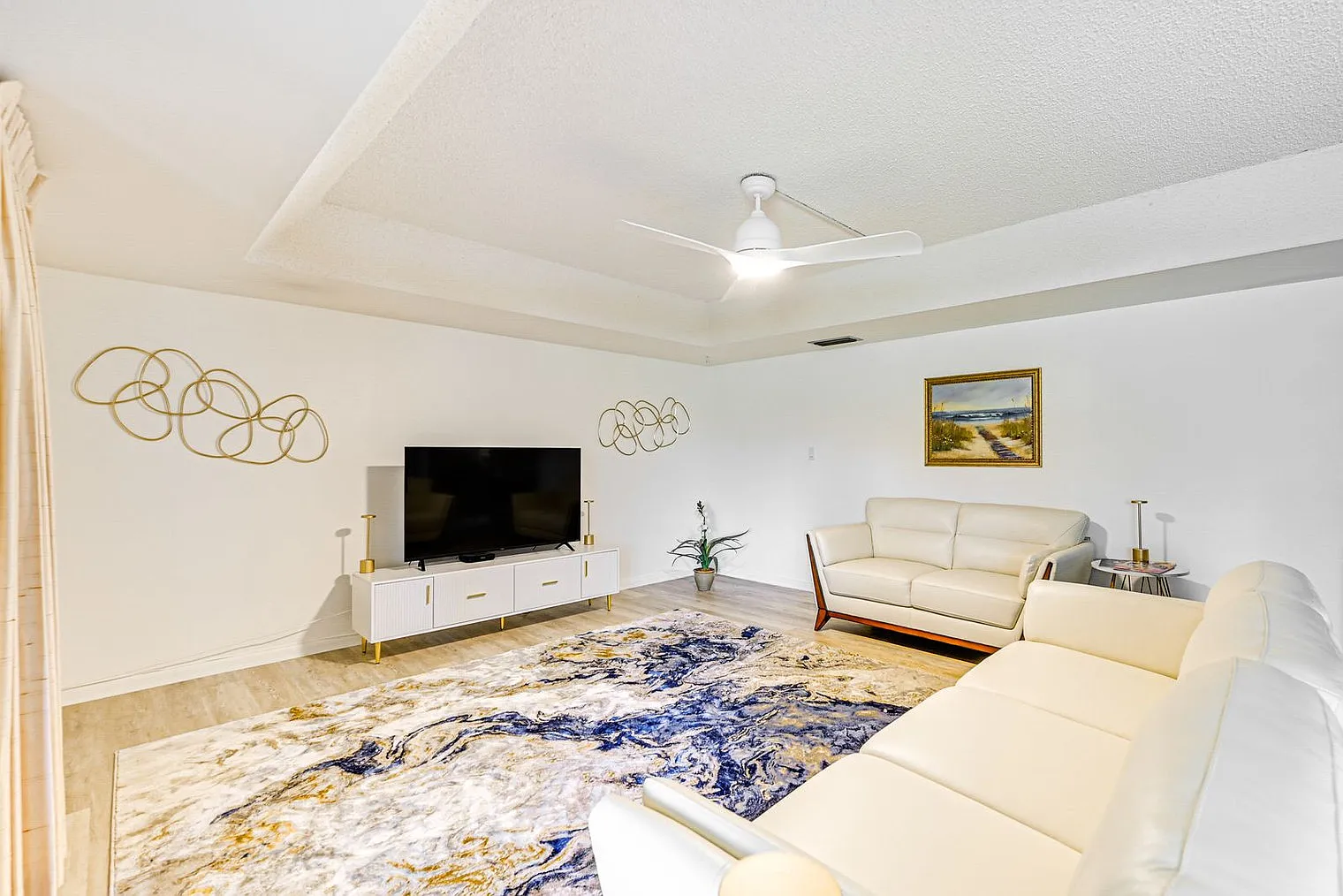 2 bed, 2.0 bath, 1496 sqft, $2,061 — Photo 2