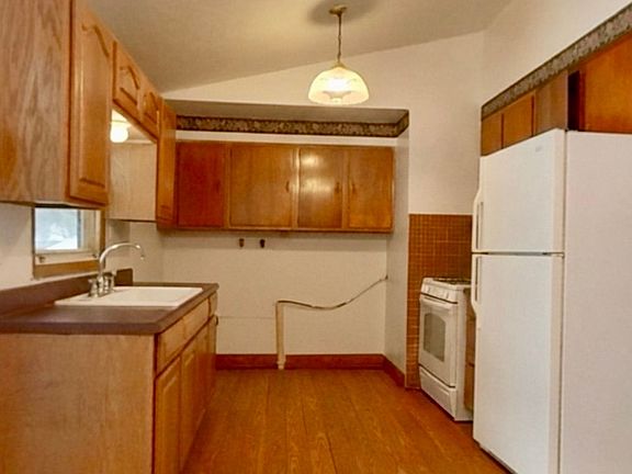 4th image of 2887 Shelly Rd