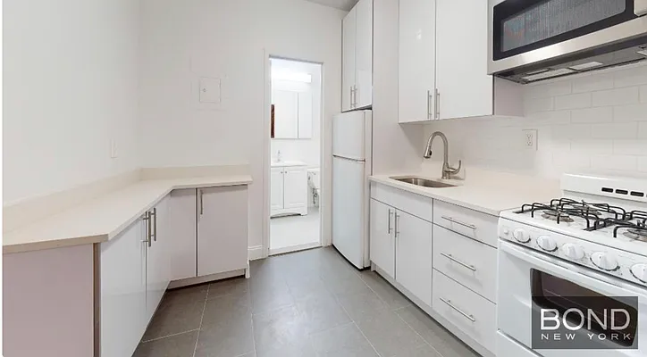 Rented by Bond New York | media 4