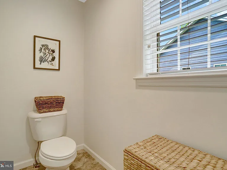 2862 Rosemary Ln — Photo 36