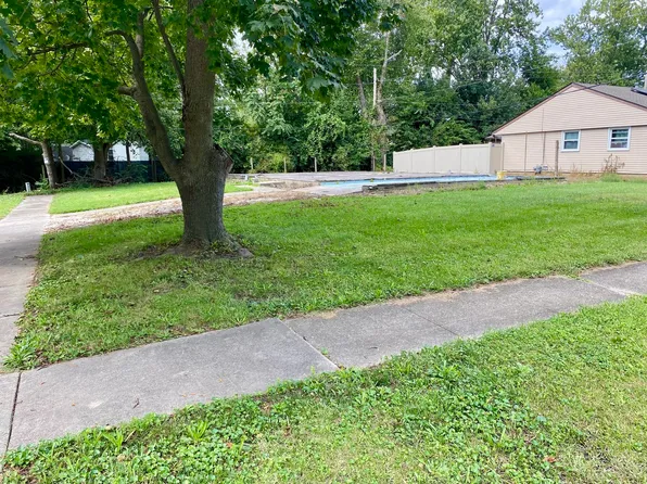 2508 E Illinois St, Urbana, IL 61802