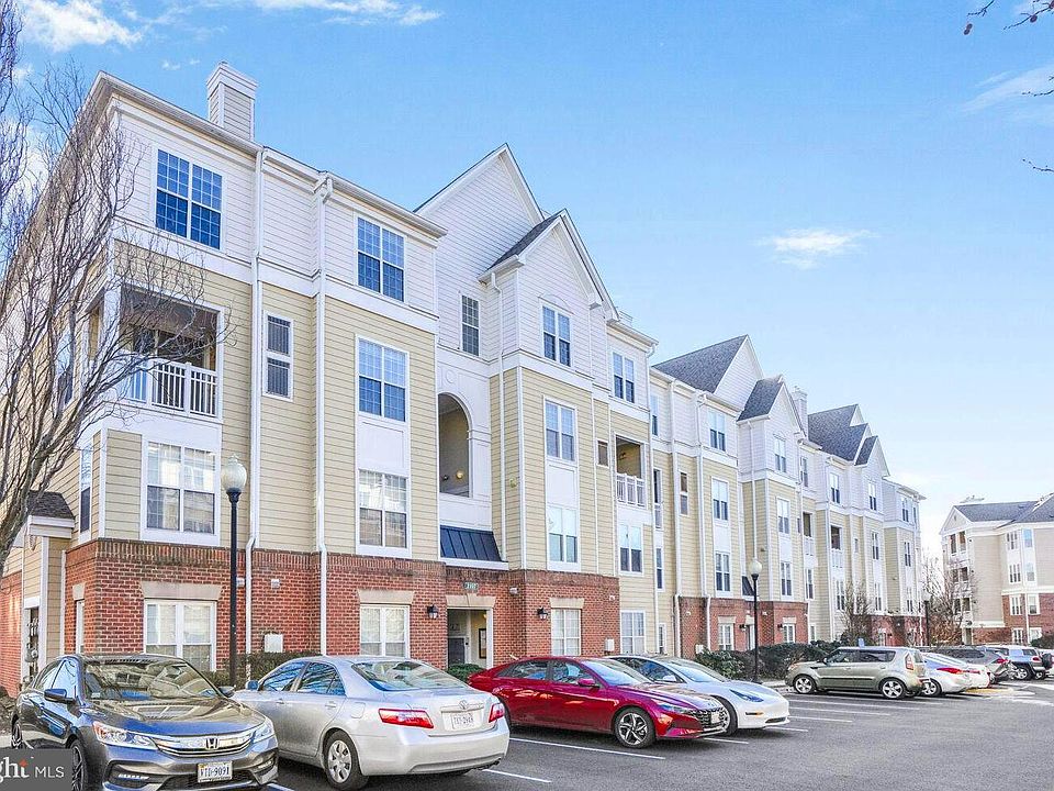 1st image of 2107 Highcourt Ln APT 301