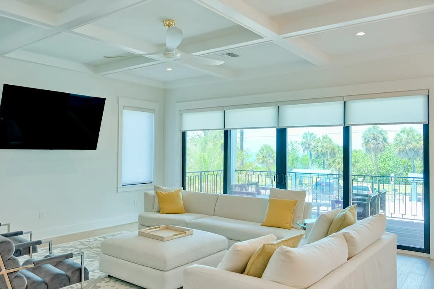 4 bed, 4.0 bath, 3993 sqft, $26,364 — Photo 2